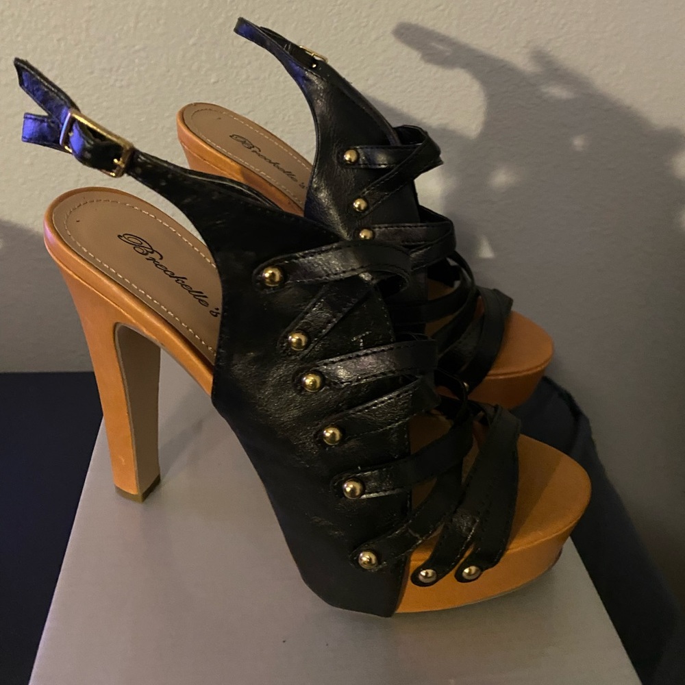 Breckelles Soho2 platform heels size 10.